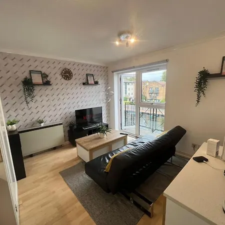 Cosy Flat In London Canary Wharf, 02, 1 Double Bed